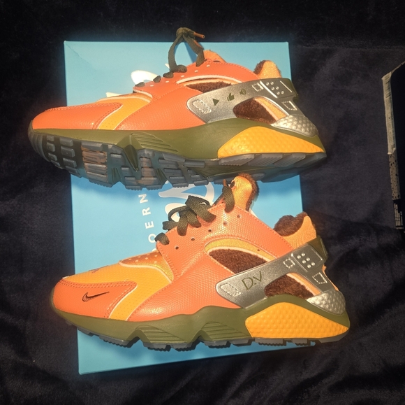 Nike huarache doernbecher size 8 mens - Picture 4 of 4